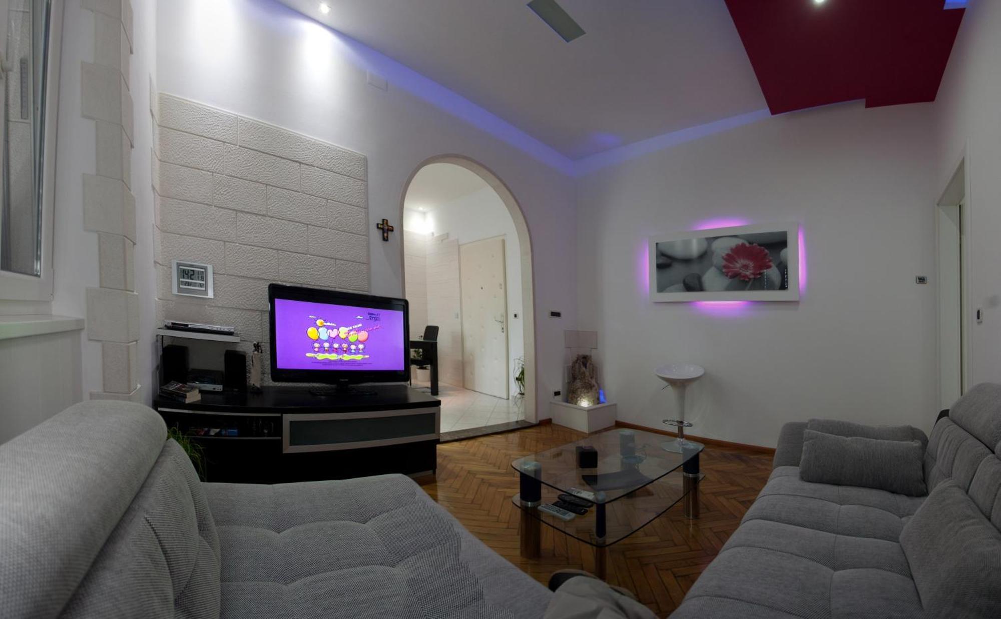 Stylish Theatre Apartments Split Ngoại thất bức ảnh